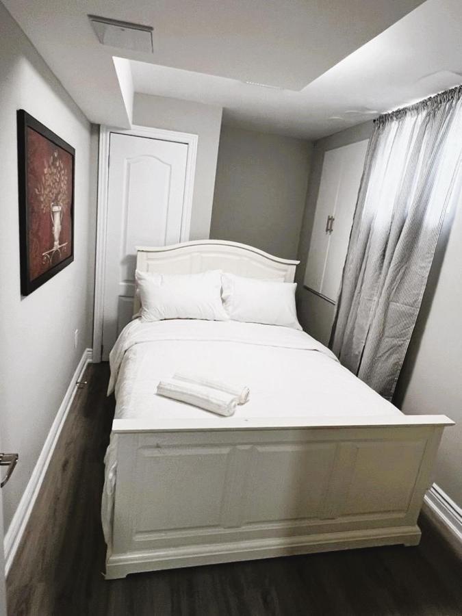 Beautiful Basement Apartment *